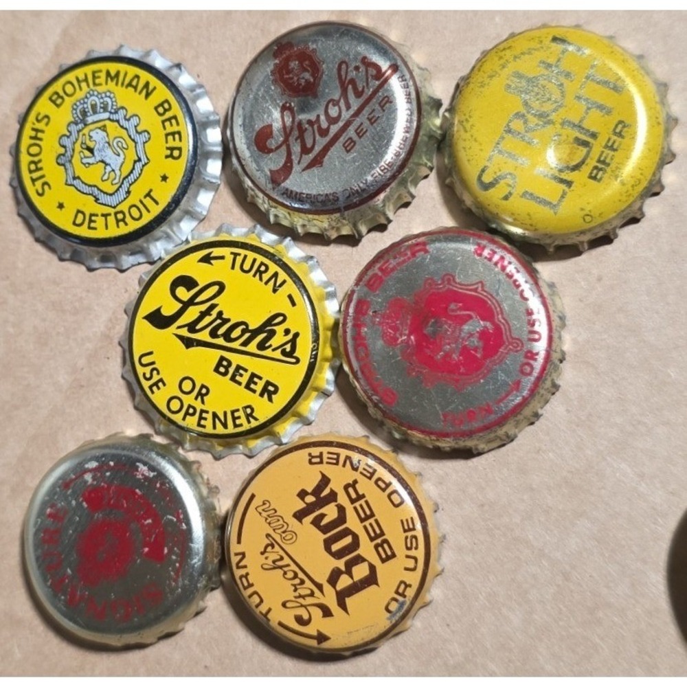 Vintage Strohs Beer Bottle Caps Lot of 7 Detroit Bohemian Light Bock Signature